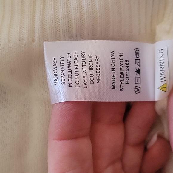 NWT Long Sleeve Metallic Paint Splatter Sweater with Raw Hem - Picture 10 of 10